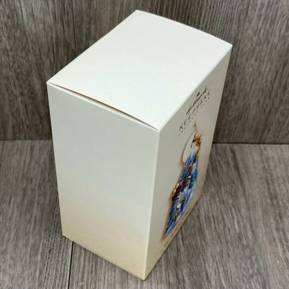 2006 Hallmark Keepsake The Sleeping Village- Club Handcrafted Christmas Ornament - Picture 5 of 9